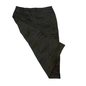 Perfect body-con, midi skirt! Amazing in all seasons 🌷